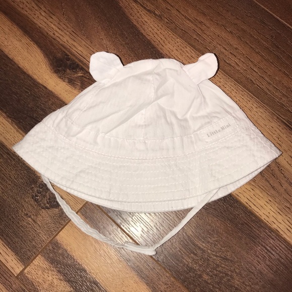 Tutu Swan Swimsuit and Bucket Hat Bundle - Picture 4 of 6